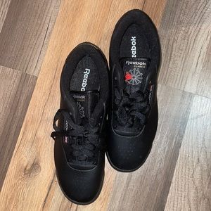 Women’s Reebok Classic Princess Low cut. Sz 8 1/2 wide